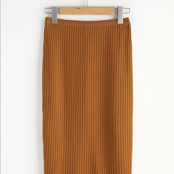 Brown Vented Back Rib Knit Skirt - Picture 3 of 4